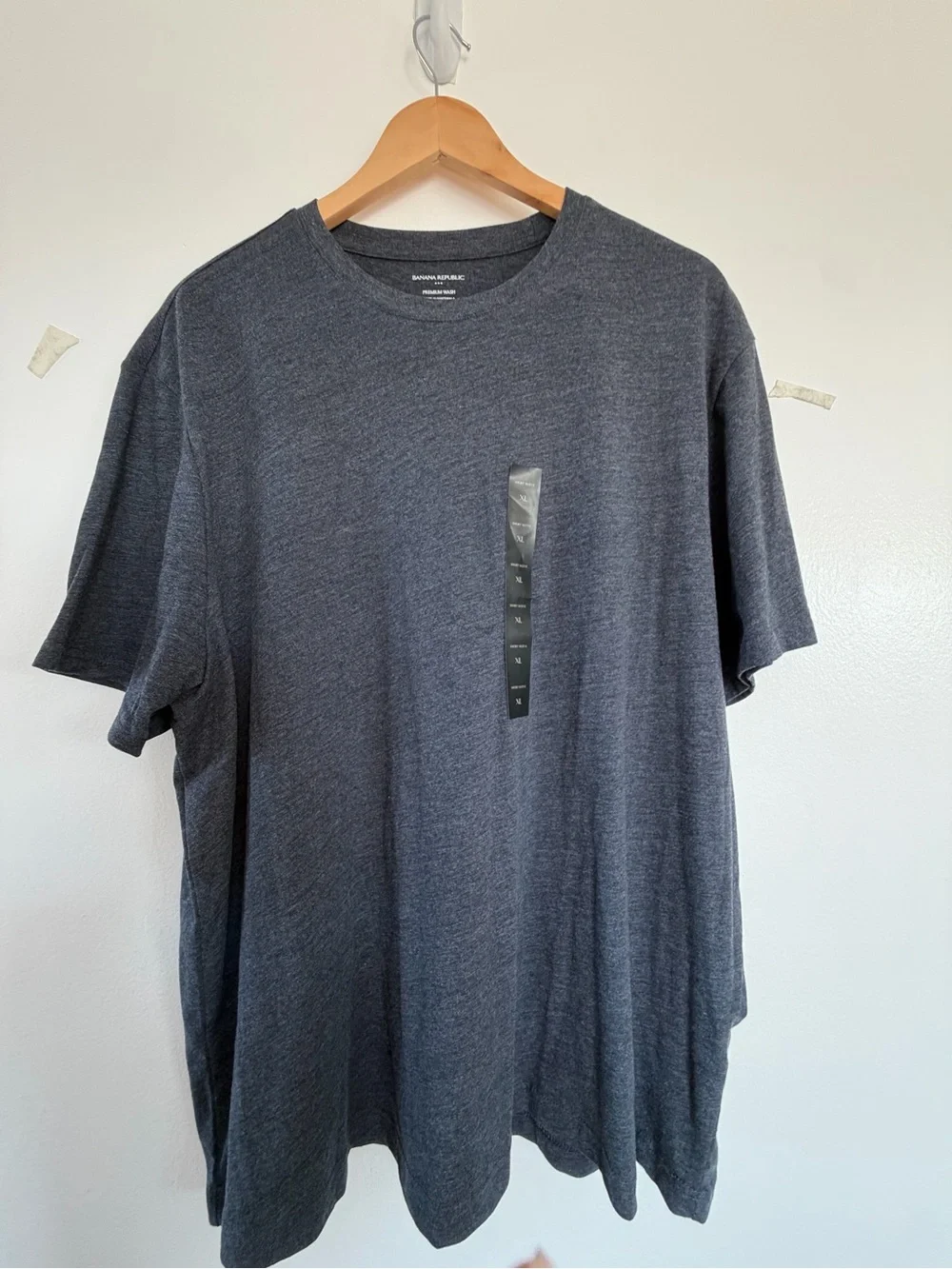 Banana Republic Men's Short-Sleeve Crew T-Shirt in Charcoal